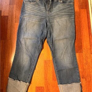 1822 Denim Cropped Blue Jeans